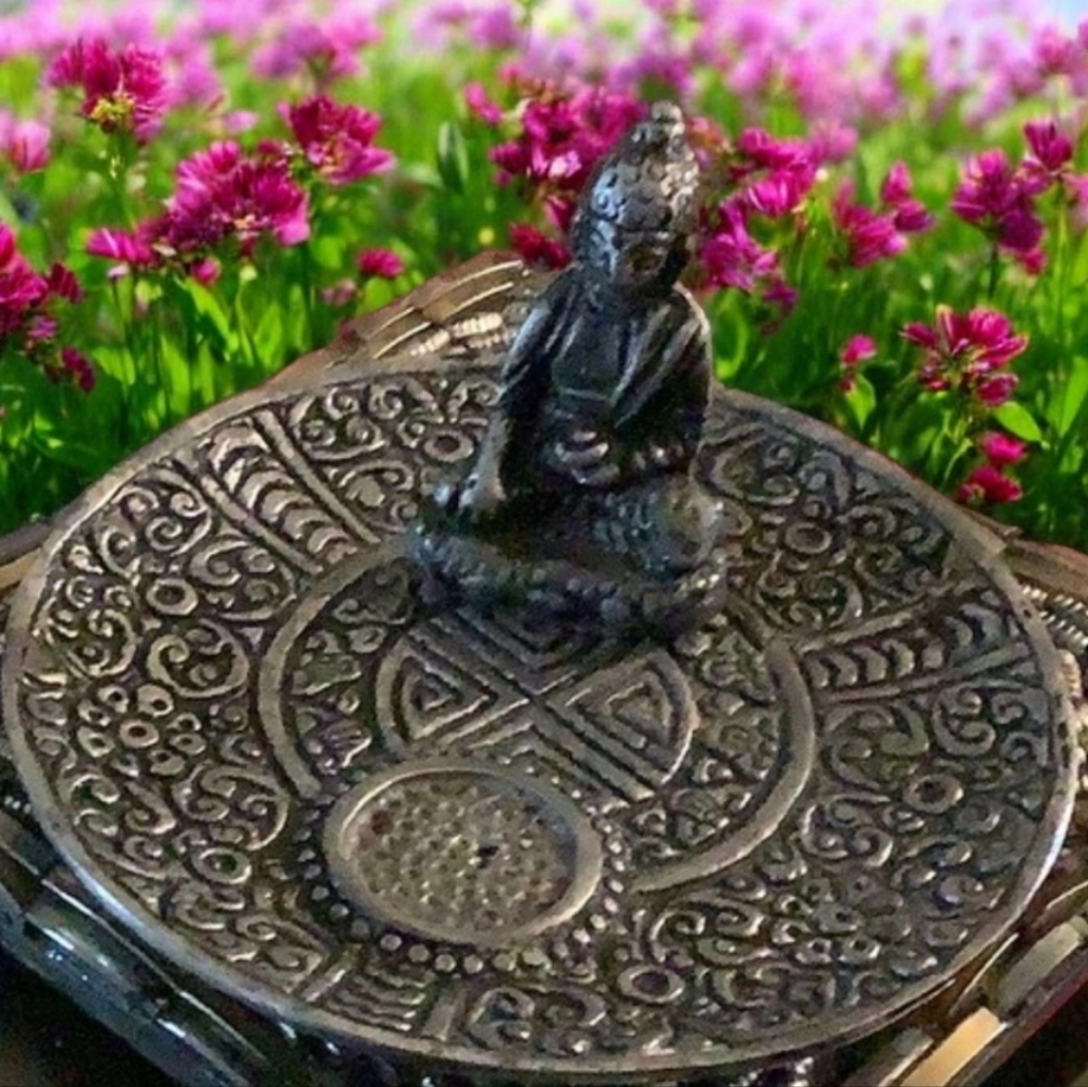 Buddha ring holder or incense burner silver plated lots of detail round